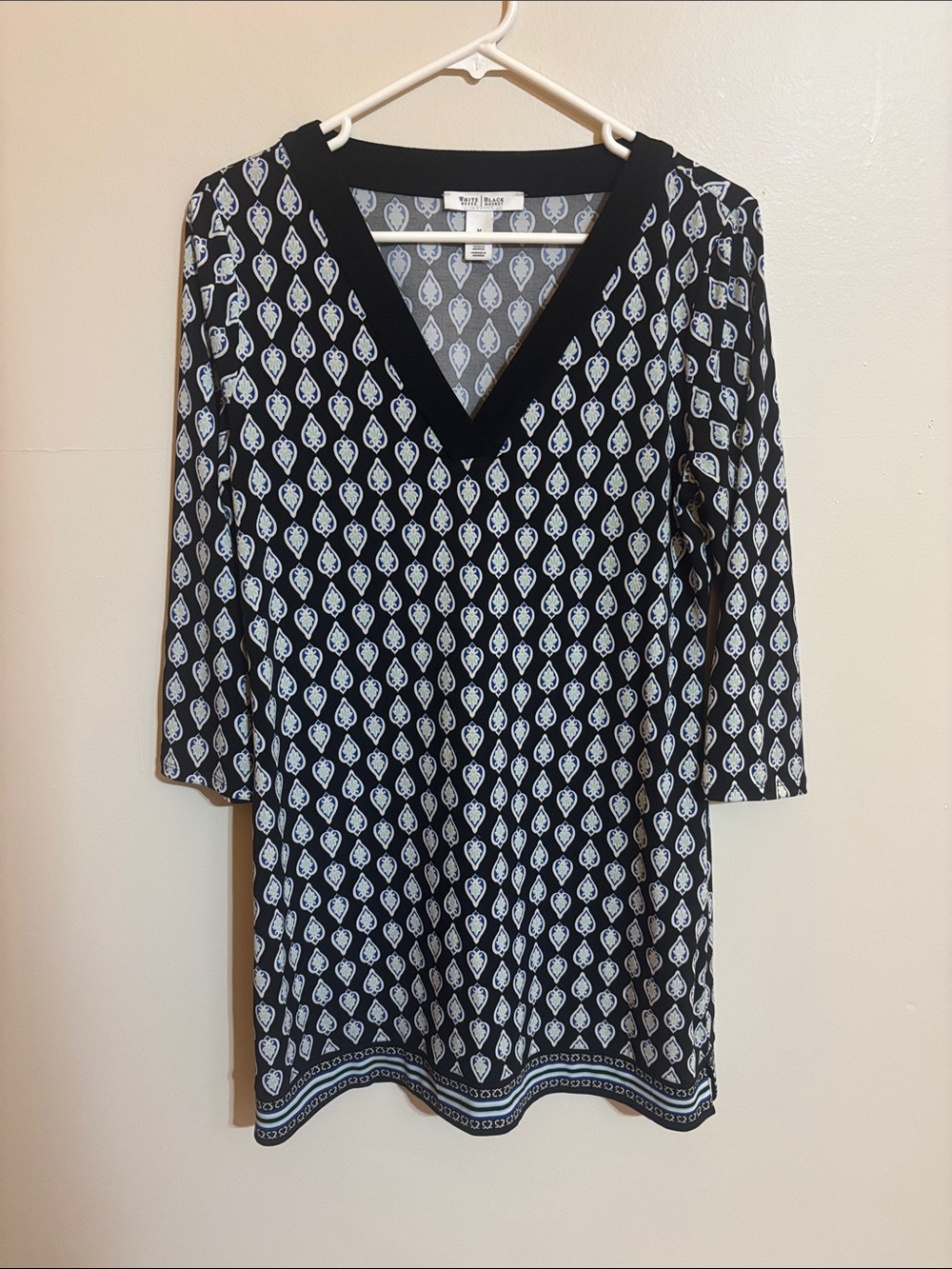 White House Black Market Black and White V-Neck Paisley-Print Tunic